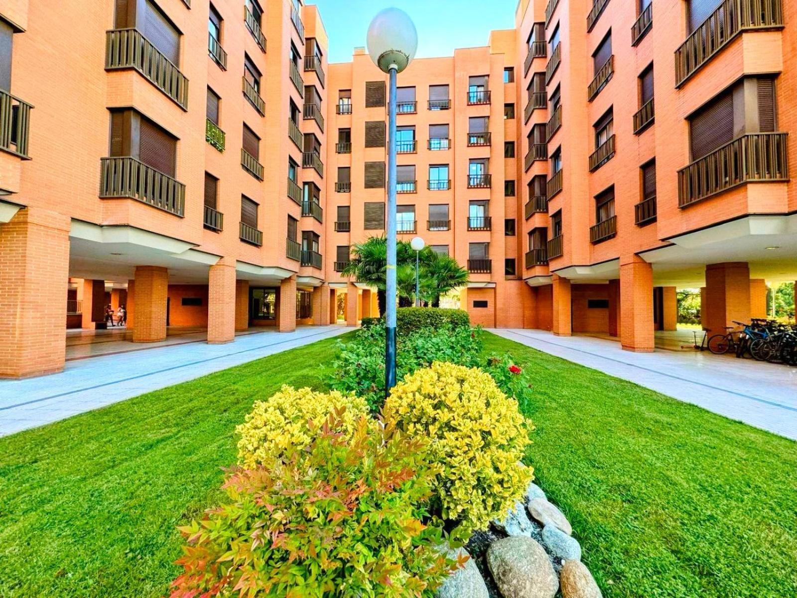 Airport Madrid Plenilunio Suites Green By Bebalmy Exterior foto